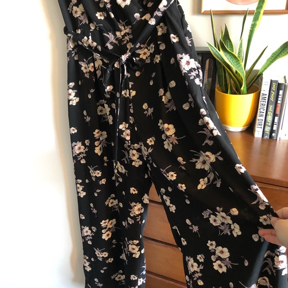 Floral Jumpsuit - Picture 3 of 6